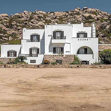 Zefyros فندق